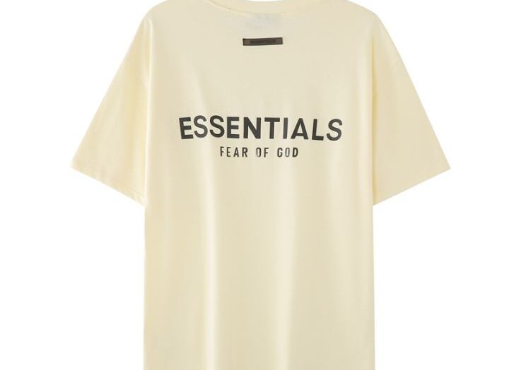 Essentials T-Shirt Transition Streetwear to High Fashion